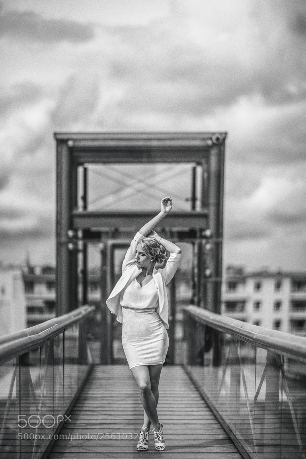 Canon EOS 5D Mark IV sample photo. Touch the sky photography