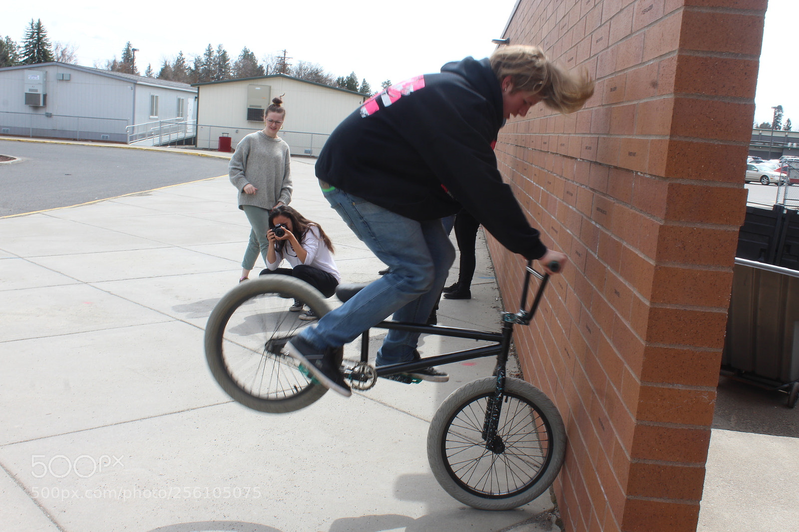 Canon EOS 1200D (EOS Rebel T5 / EOS Kiss X70 / EOS Hi) sample photo. Bike trick photography