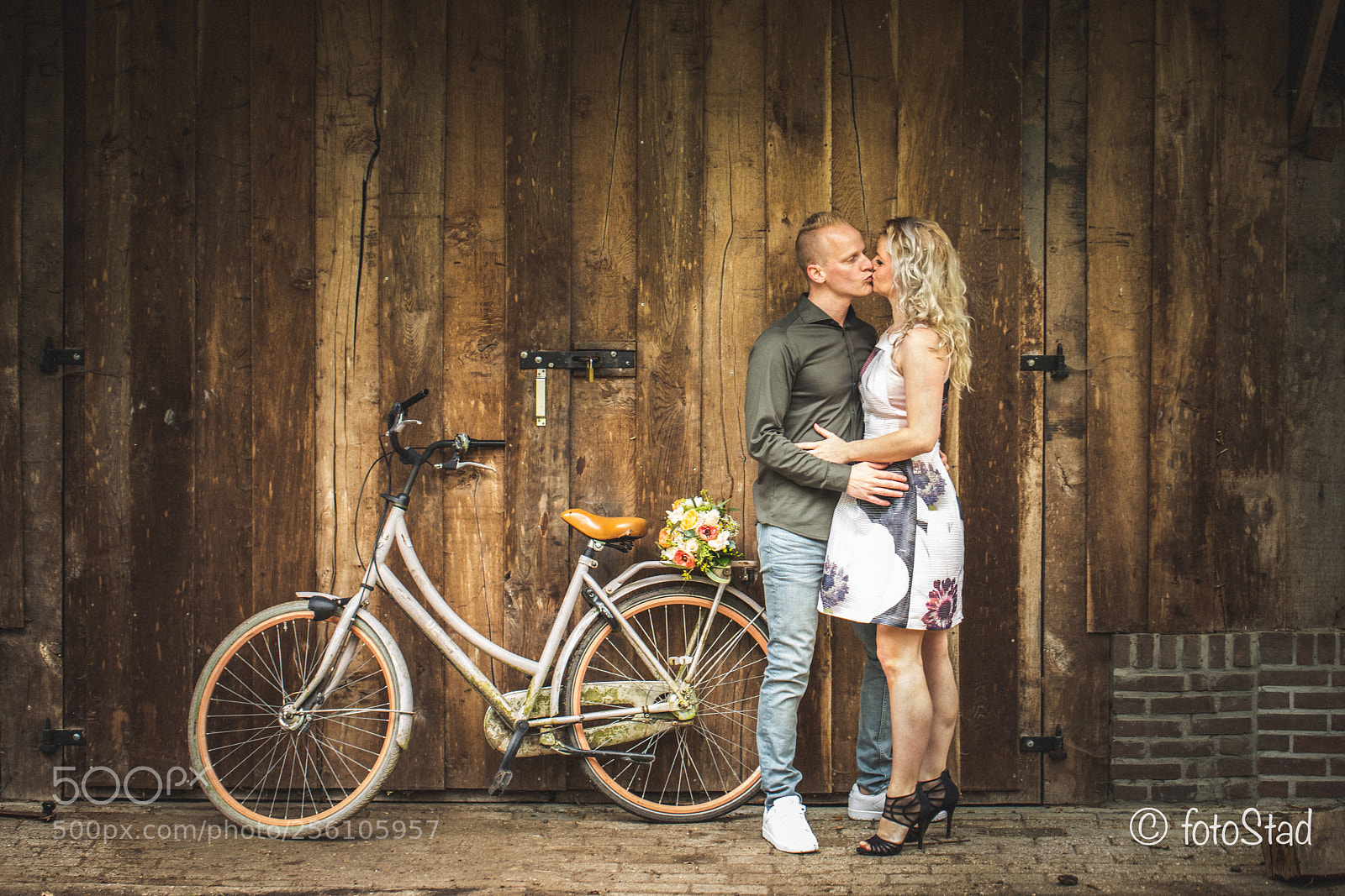 Canon EOS 6D Mark II sample photo. In het fietsenhok photography