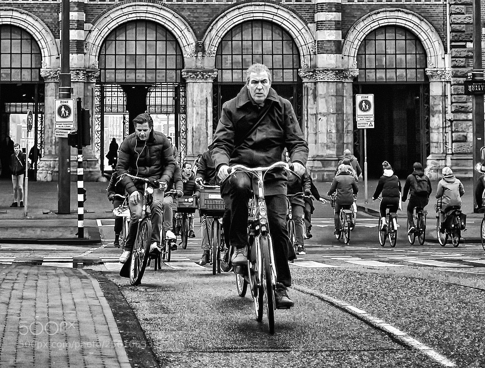 Nikon D7200 sample photo. Rush hour photography