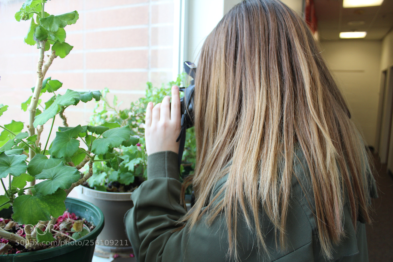 Canon EOS 1300D (EOS Rebel T6 / EOS Kiss X80) sample photo. Lauren with plants photography