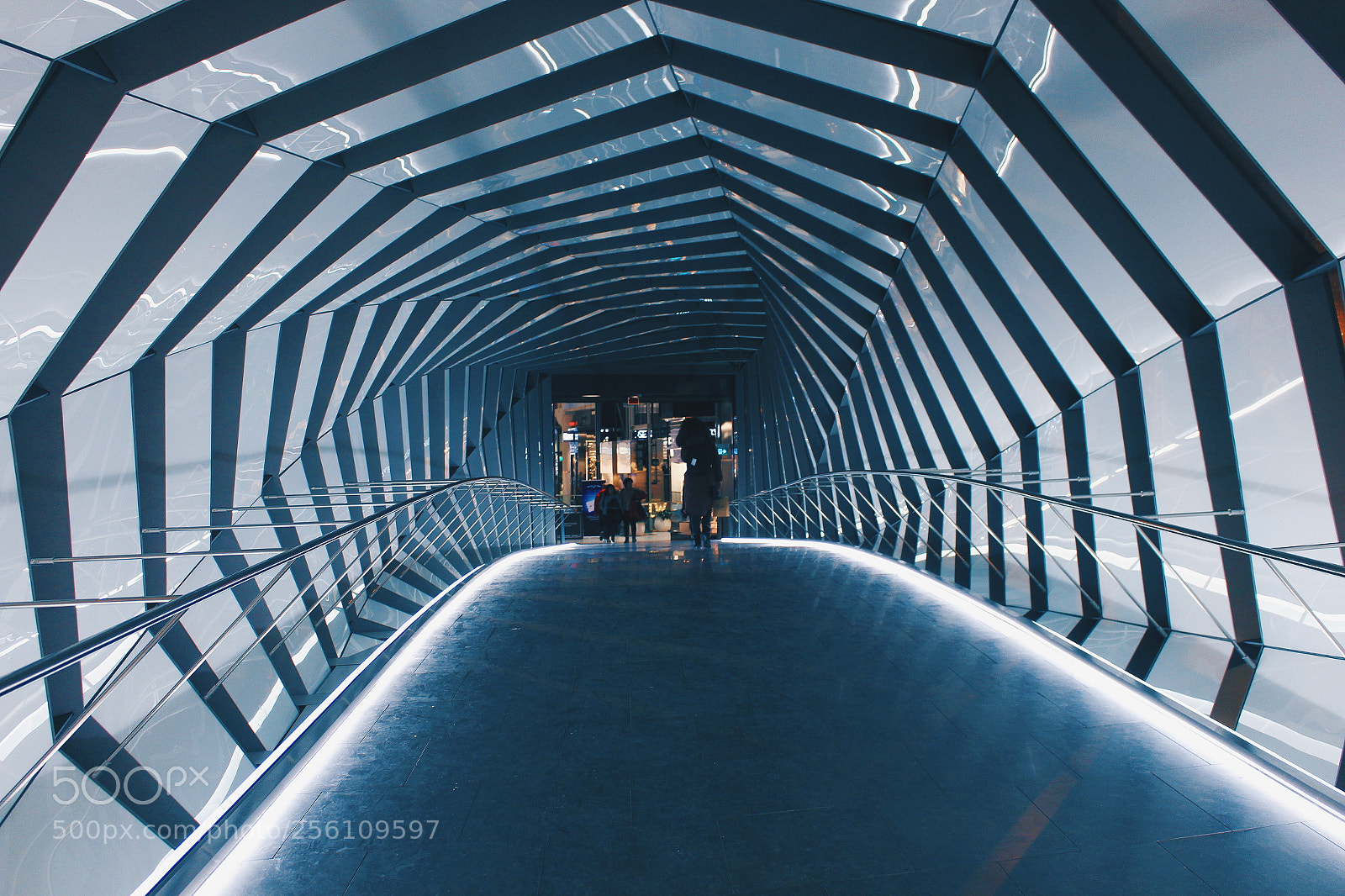 Canon EOS 700D (EOS Rebel T5i / EOS Kiss X7i) sample photo. Tunnel vision photography
