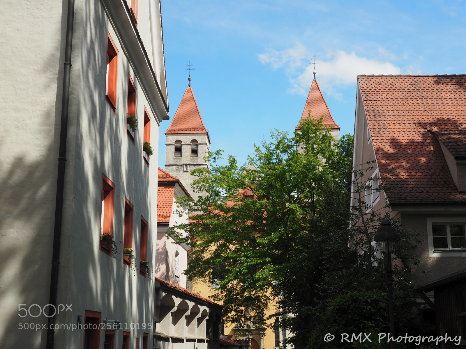 Olympus OM-D E-M5 II sample photo. Vanishing point photography