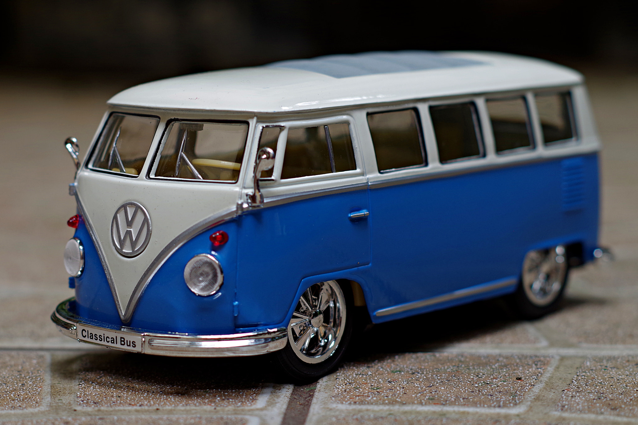 Pentax K-S2 + Pentax smc DA 50mm F1.8 sample photo. Classic volksbus photography