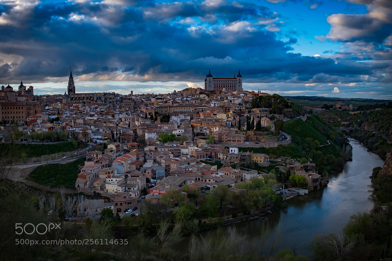 Fujifilm X-T2 sample photo. Toledo cityscape, spain photography