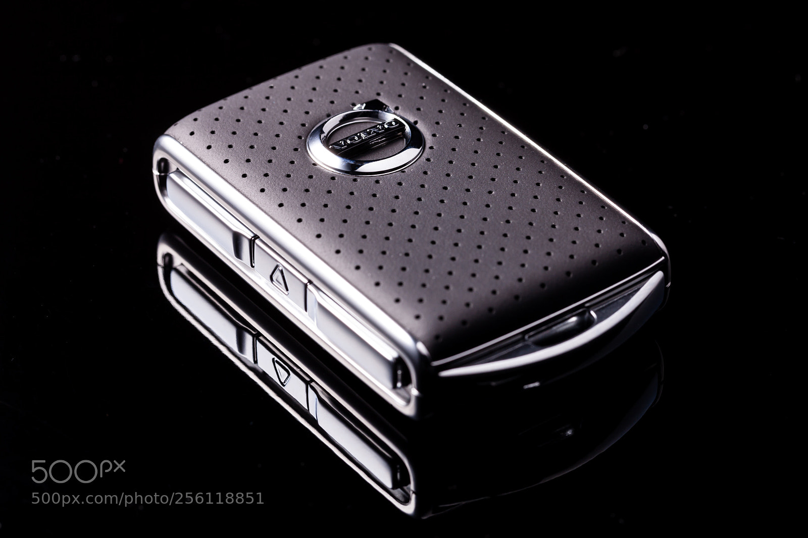 Canon EOS 5D Mark II sample photo. Volvo xc40 car keys photography