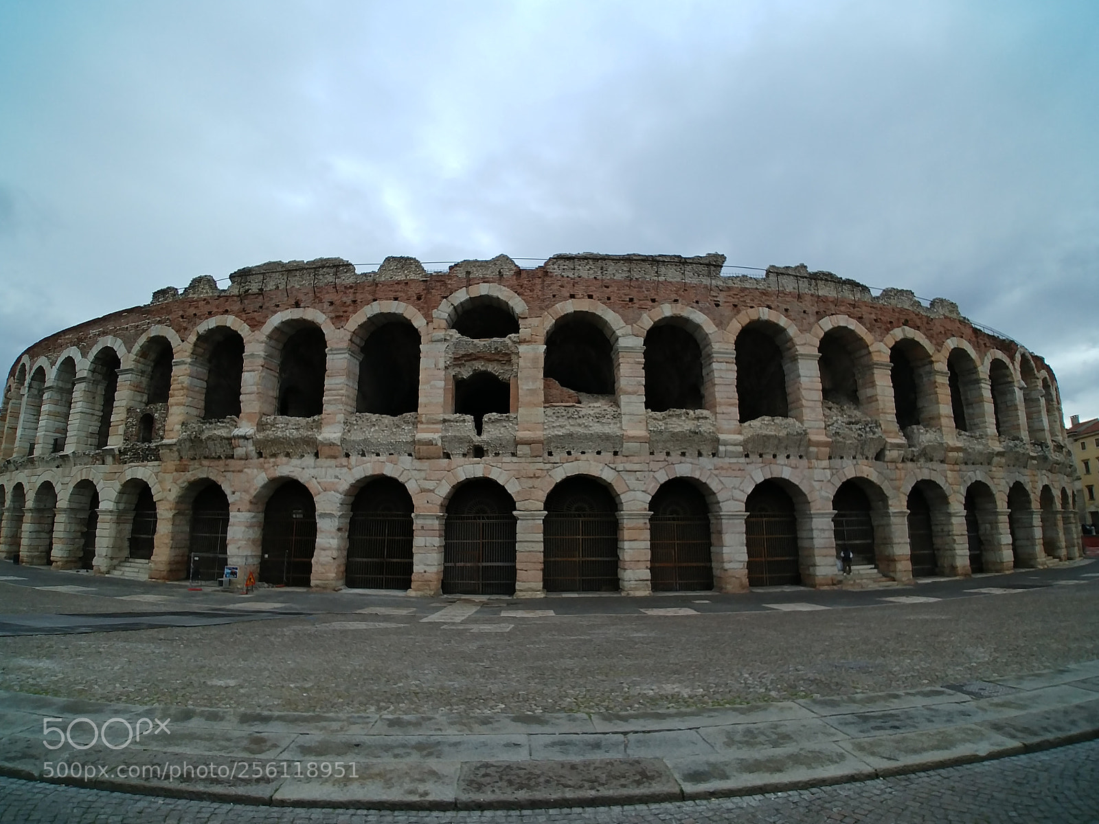LG G6 sample photo. Arena di verona photography
