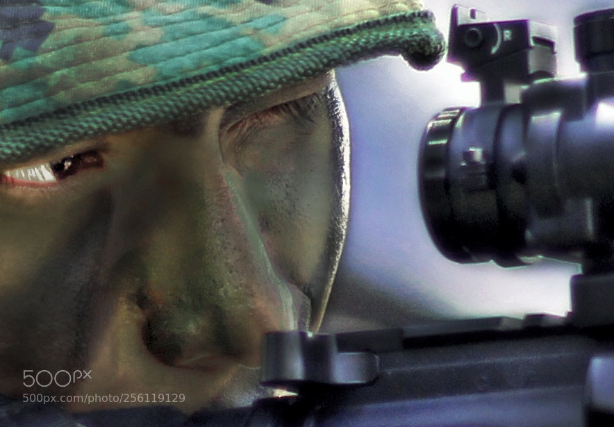 Canon EOS 700D (EOS Rebel T5i / EOS Kiss X7i) sample photo. Sniper ecu photography