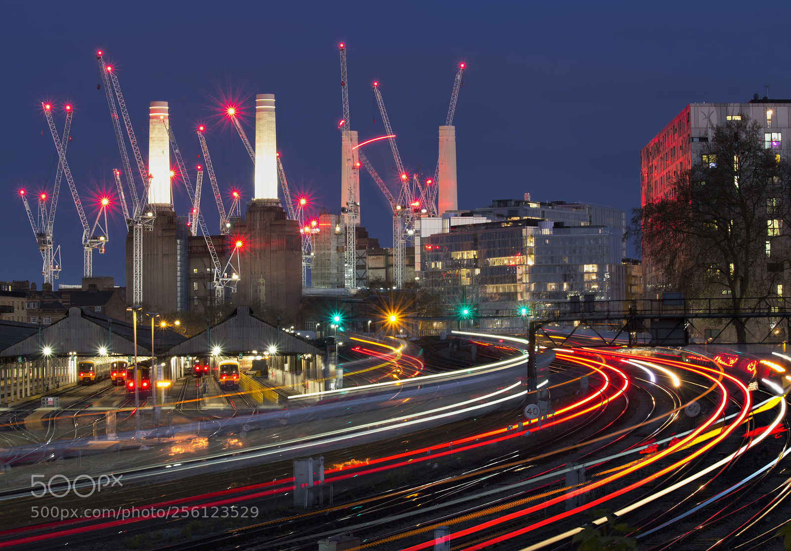 Canon EOS 700D (EOS Rebel T5i / EOS Kiss X7i) sample photo. Battersea power station, london photography