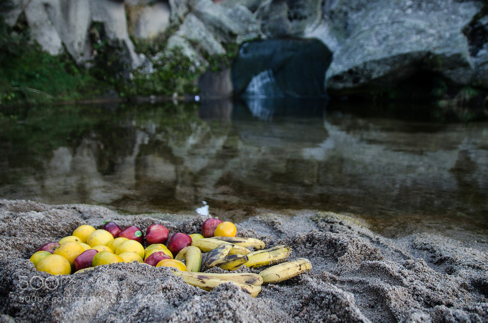 Nikon D5100 sample photo. Fruits and water photography