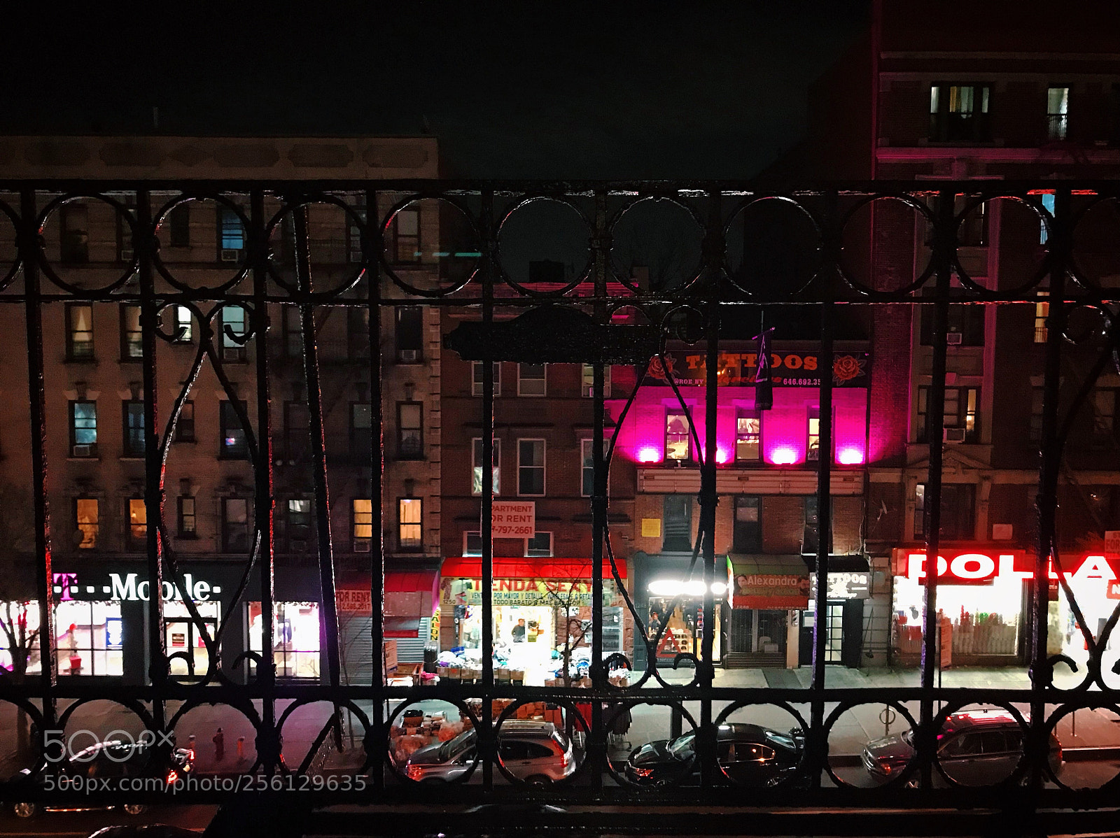 Apple iPhone 7 sample photo. Late night photography
