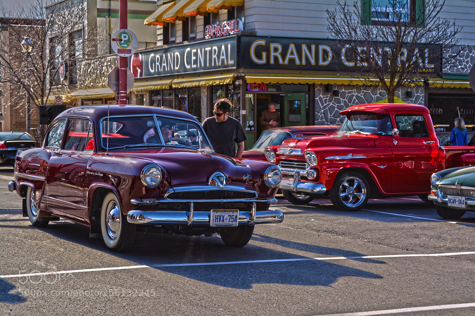Nikon D5200 sample photo. Cars in the city photography