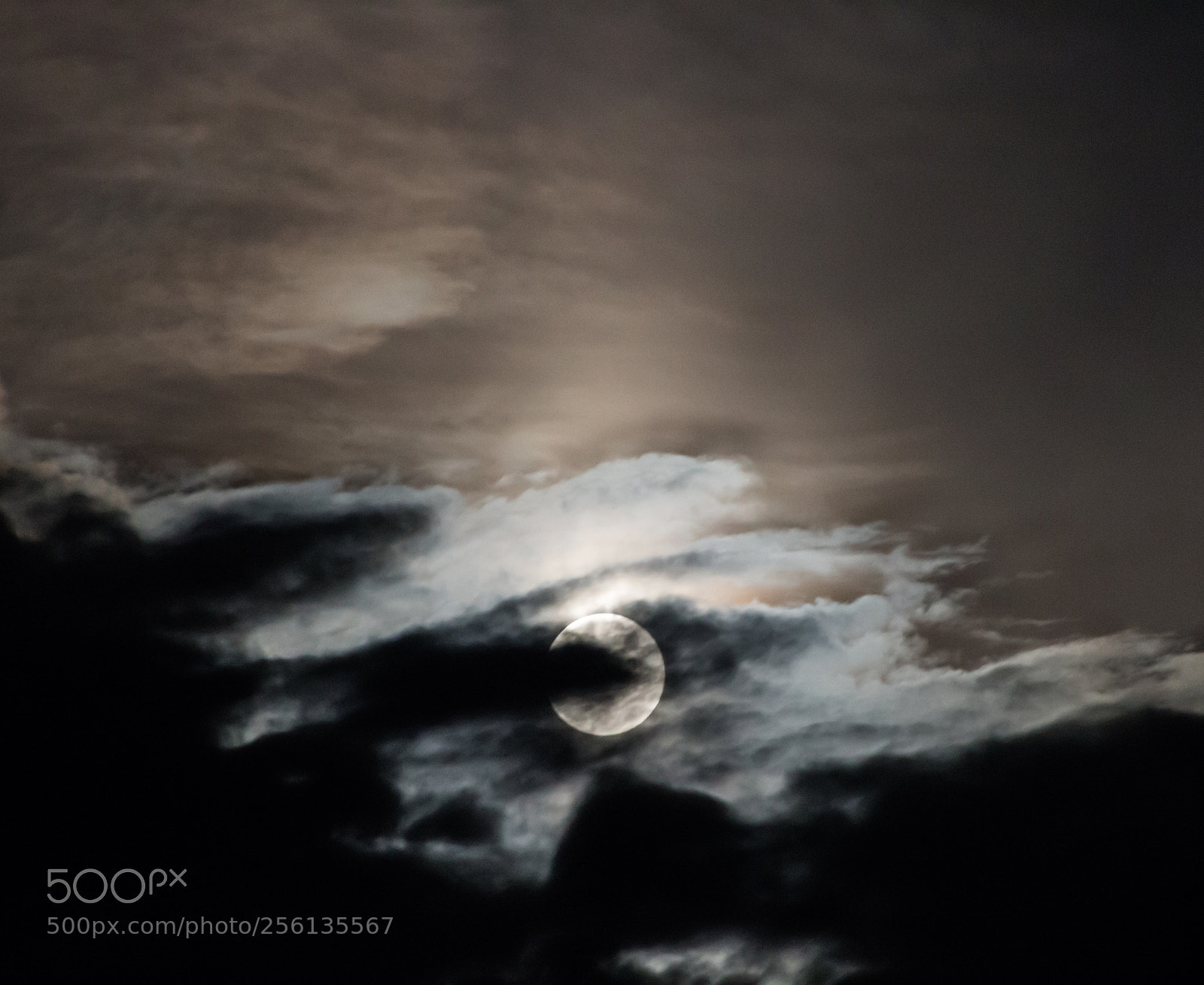 Canon EOS 700D (EOS Rebel T5i / EOS Kiss X7i) sample photo. Moon behind clouds photography