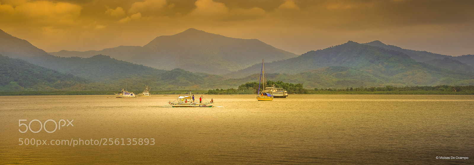 Nikon D90 sample photo. Fishermen in puerto princesa photography