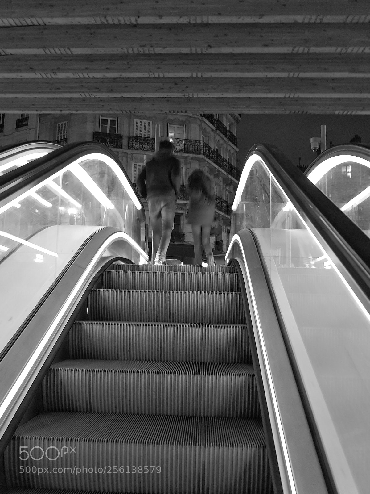 Samsung Galaxy S8+ sample photo. Stairs escaleras blackandwhite leshalles photography