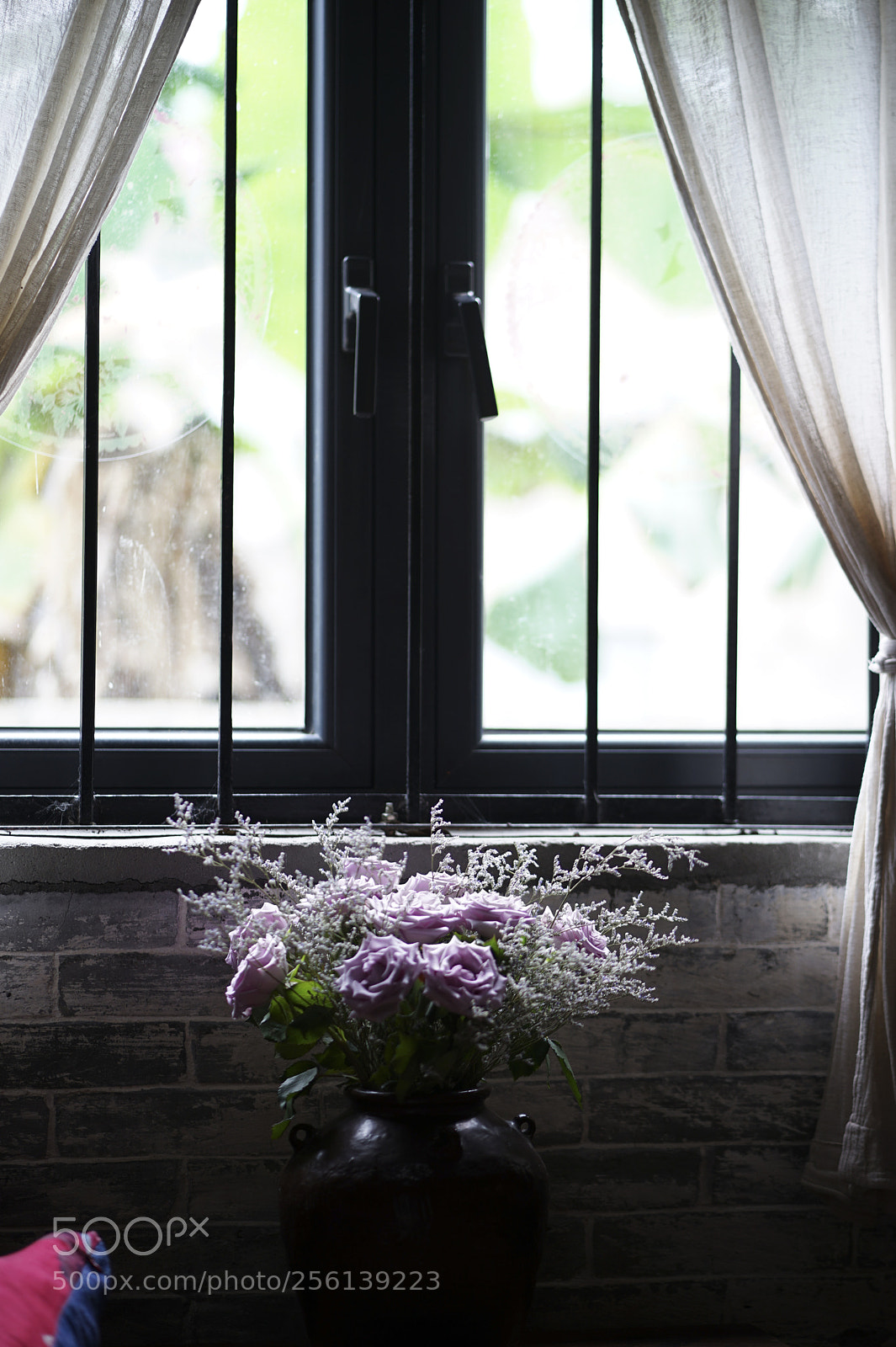 Sony a7 II sample photo. 窗台 photography