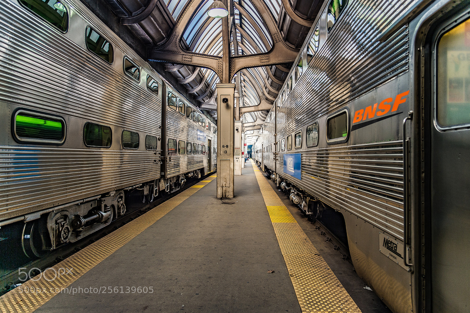 Nikon D4S sample photo. Chicago union station commuter photography