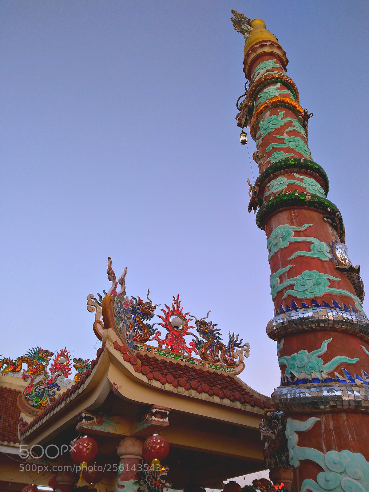 Motorola Moto G (5S) Plus sample photo. Temple photography