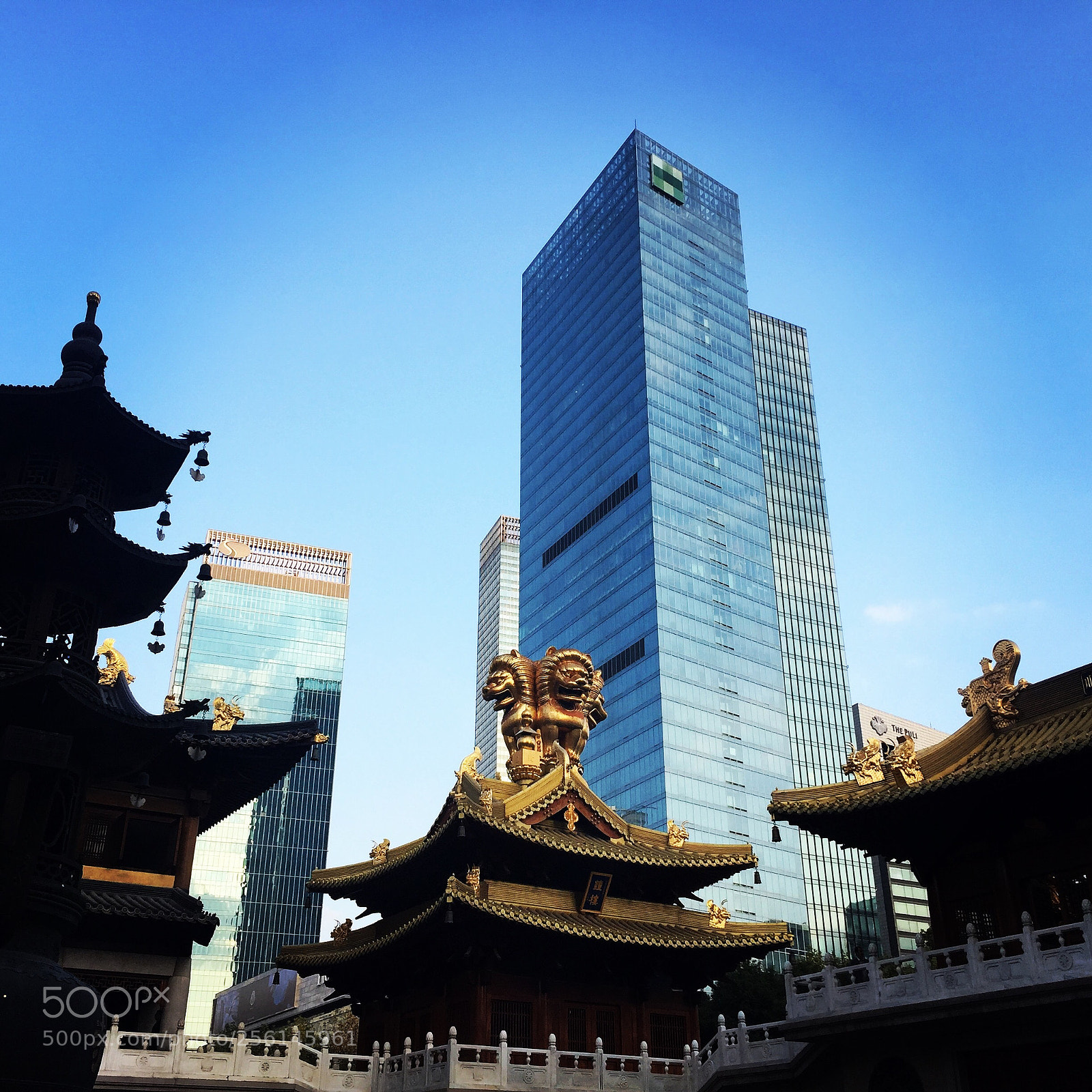 Apple iPhone 6 sample photo. Temple in the city photography