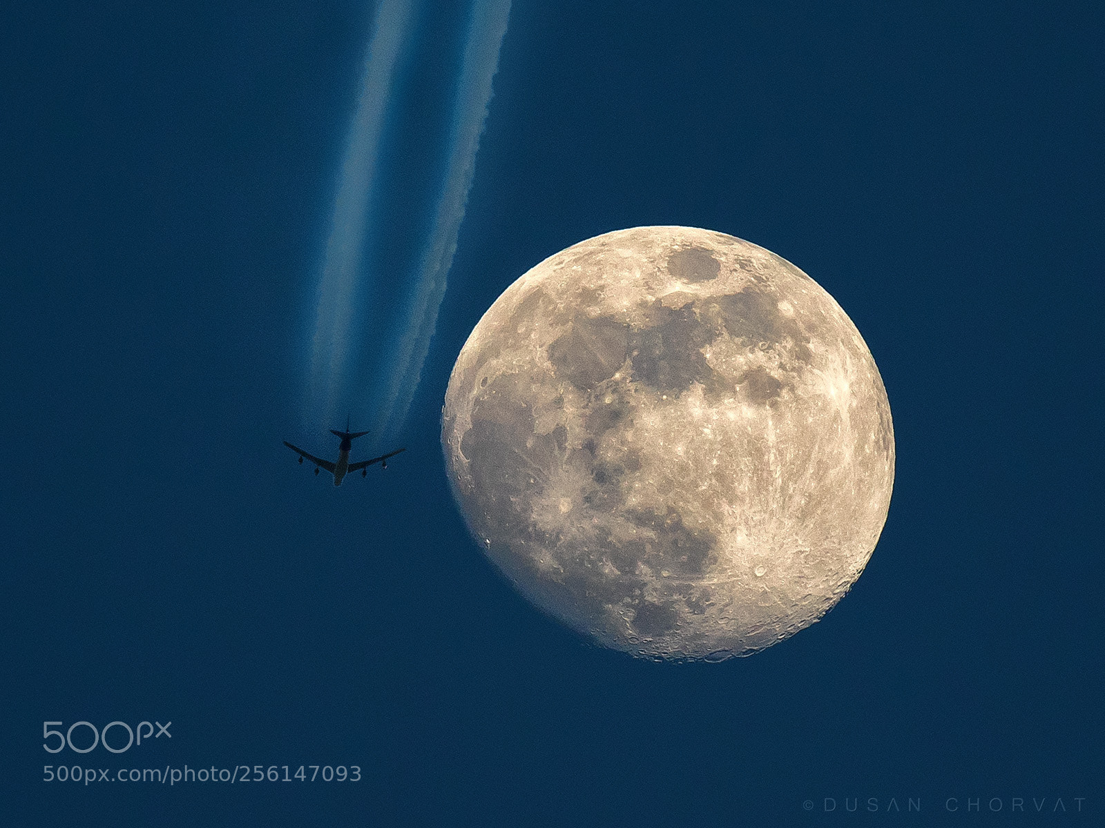 Canon EOS 7D Mark II sample photo. Flight to the moon photography