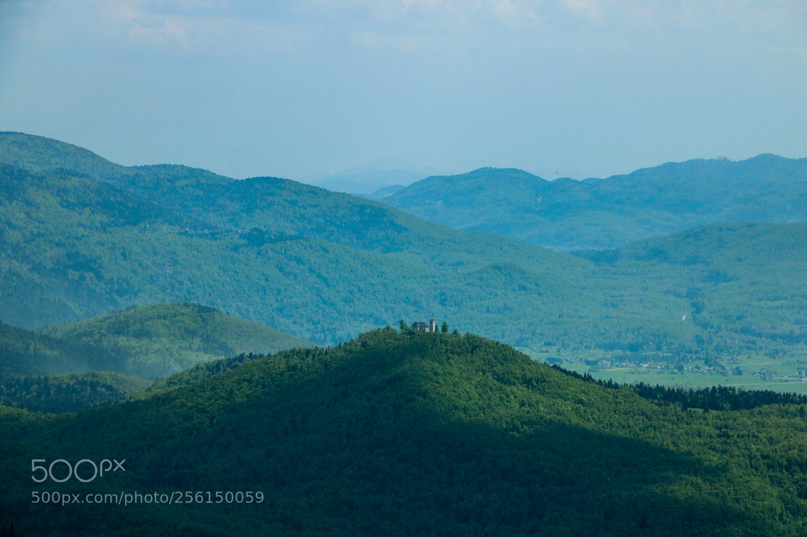 Canon EOS 750D (EOS Rebel T6i / EOS Kiss X8i) sample photo. Castle on the hill photography