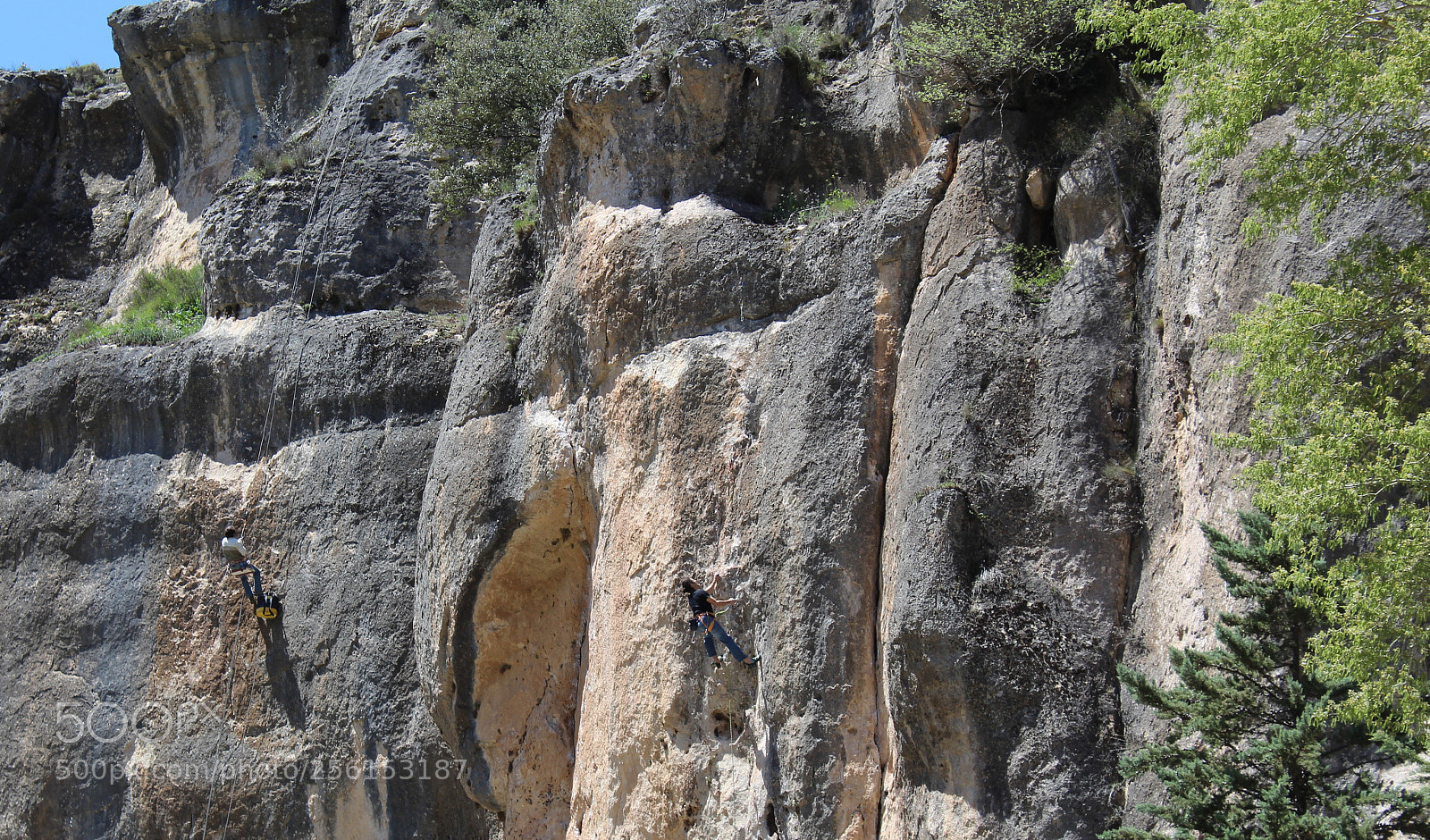 Canon EOS 1300D (EOS Rebel T6 / EOS Kiss X80) sample photo. Escaladores hoz del jucar photography