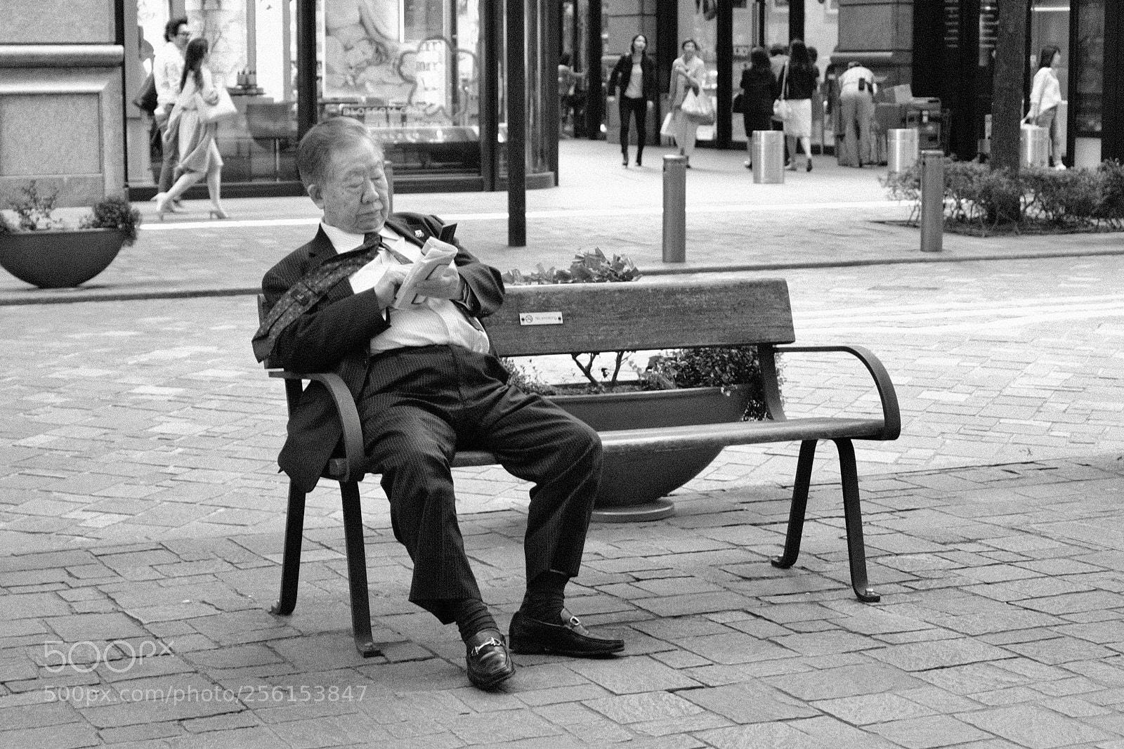 Fujifilm X100F sample photo. Reading photography