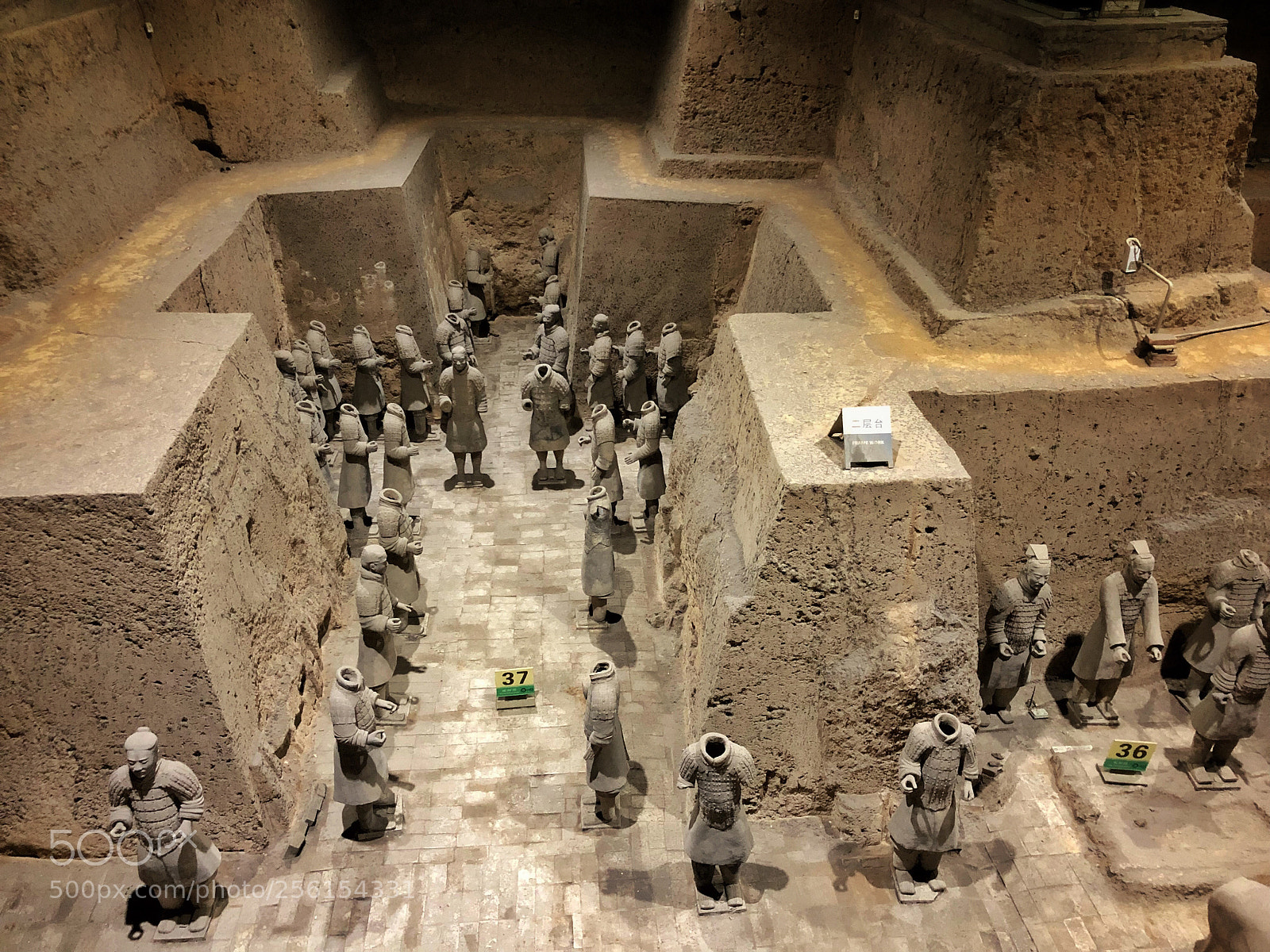 Apple iPhone X sample photo. Inside the tombs of photography