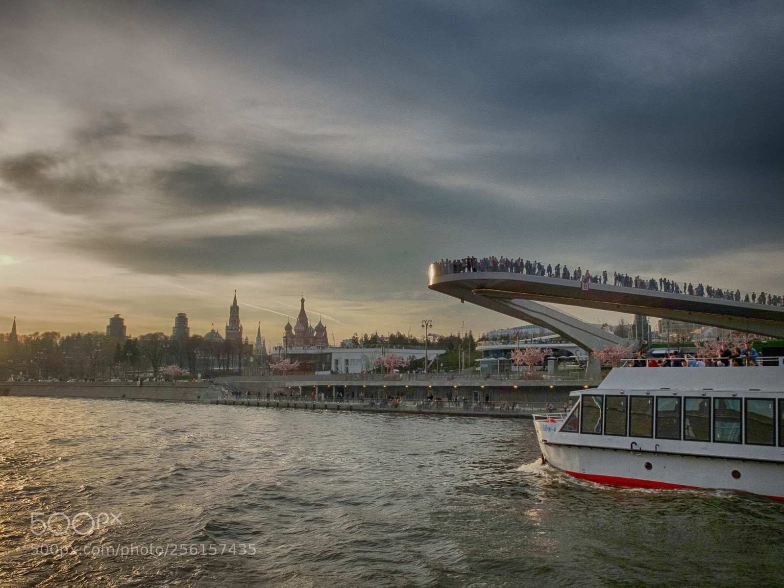 Fujifilm X30 sample photo. Moscow river embankment photography
