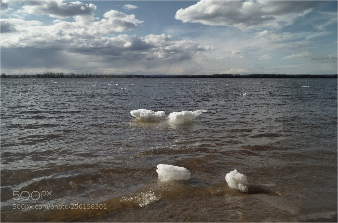 Sony SLT-A58 sample photo. Волга,остатки льда photography