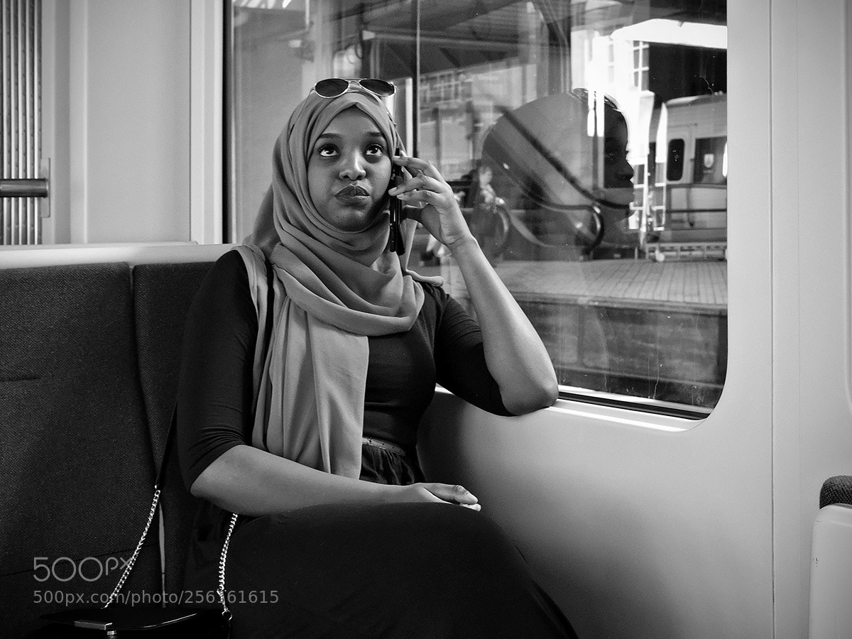 Fujifilm X-Pro2 sample photo. Light rail passenger 3 photography