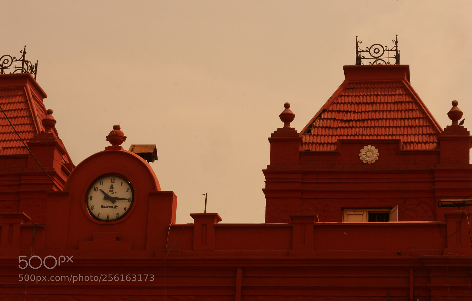 Canon EOS M10 sample photo. Colonial architecture photography