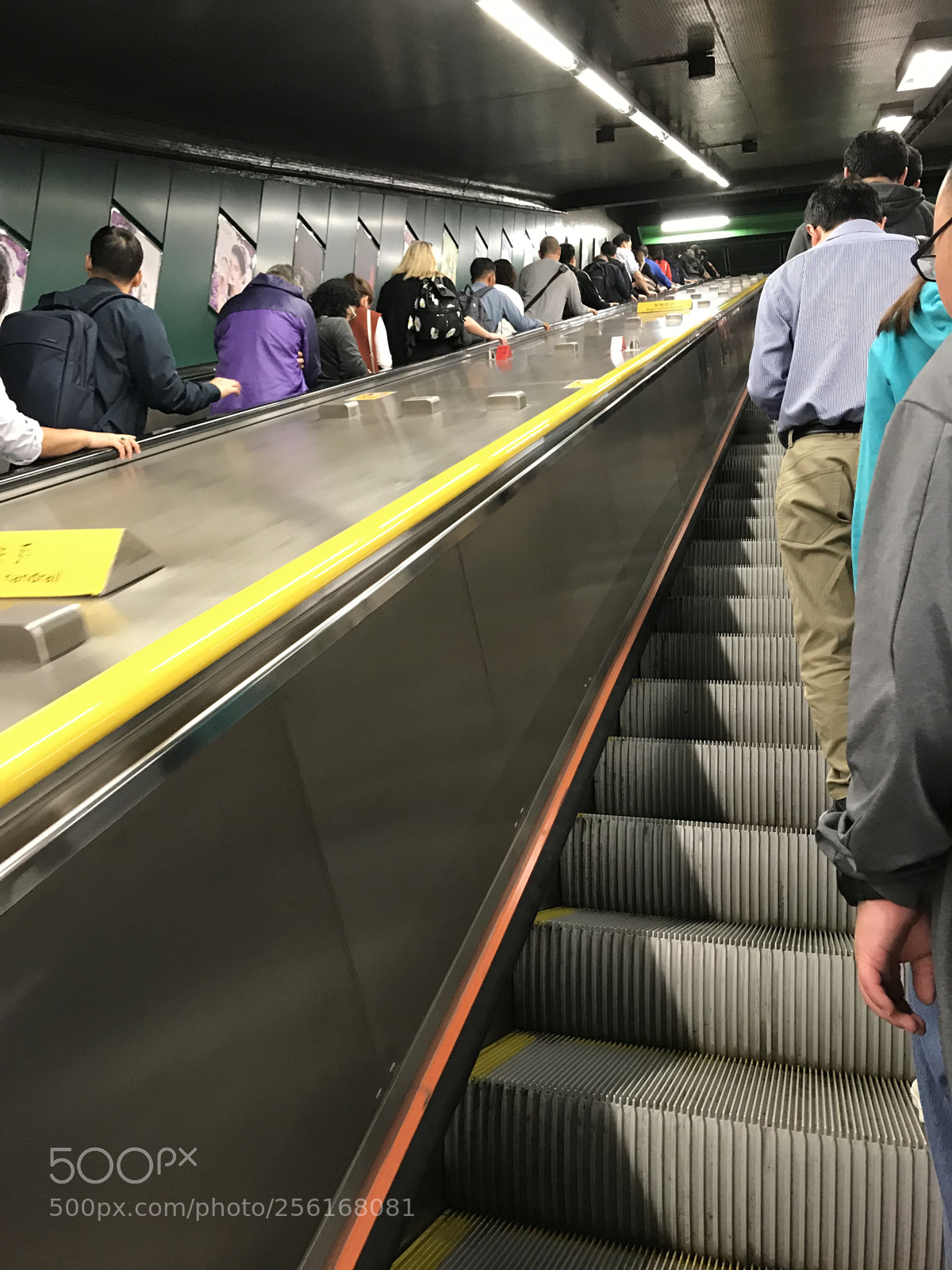 Apple iPhone 7 Plus sample photo. Metro. tub  photography