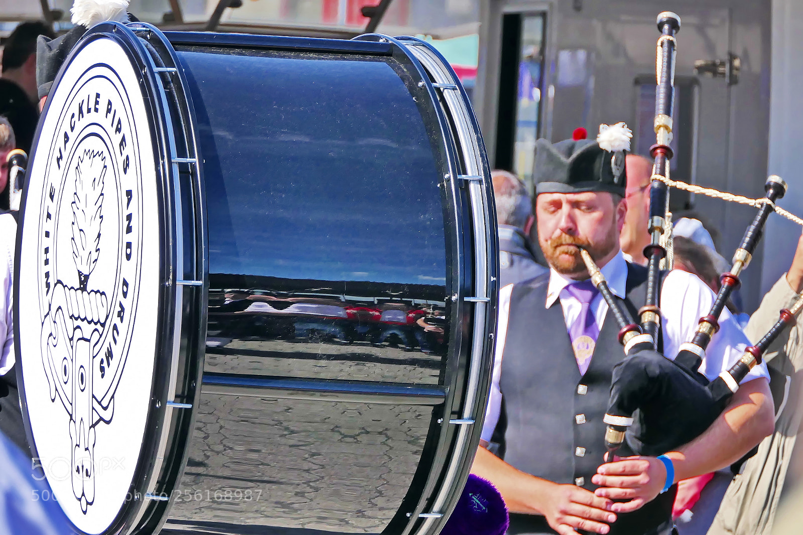 Panasonic Lumix DMC-FZ2500 (Lumix DMC-FZ2000) sample photo. Pipes & drums photography