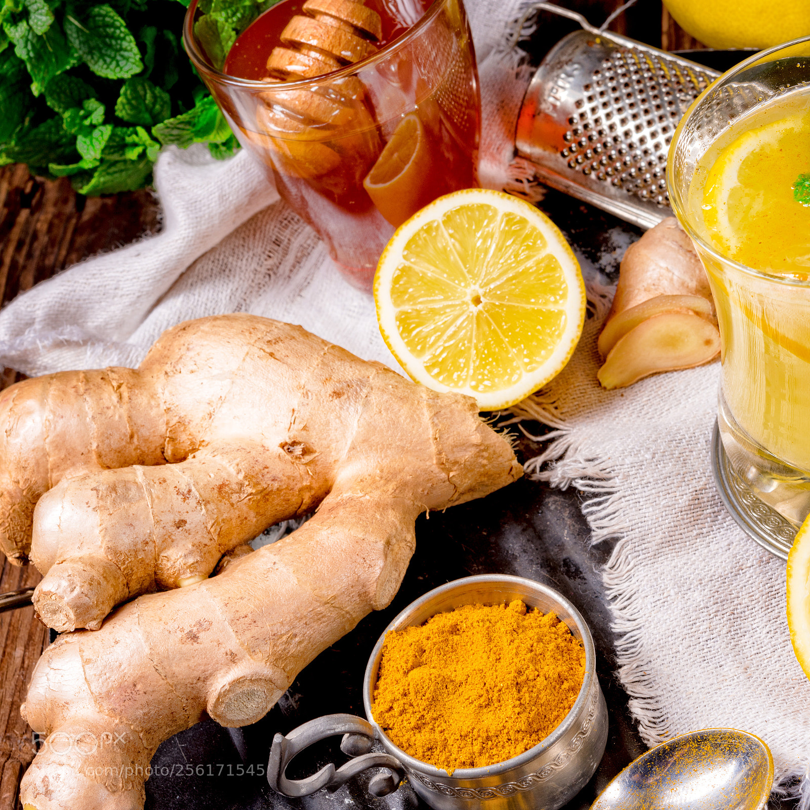 Nikon D810 sample photo. Ginger lemonade with honey photography