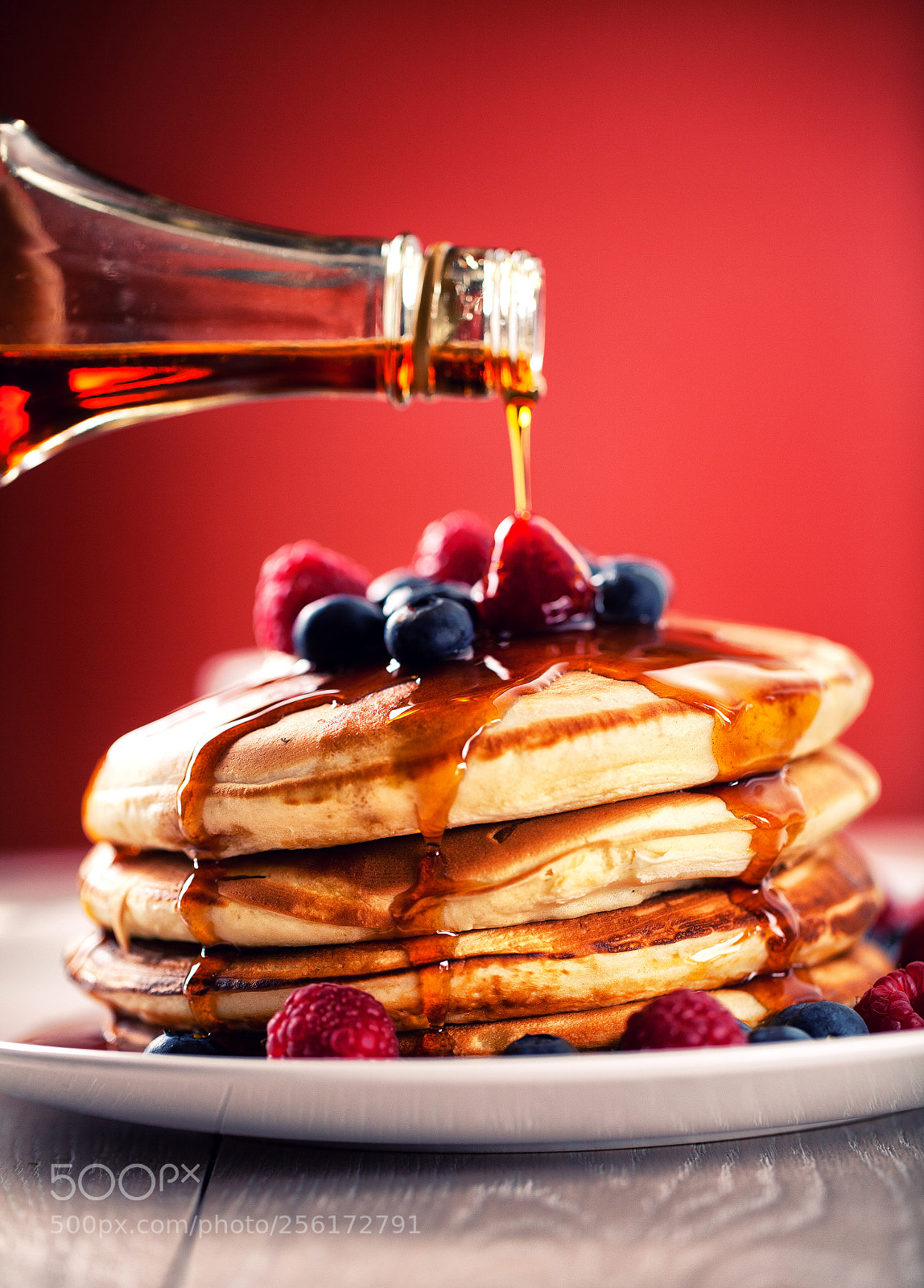 Canon EOS 5D Mark II sample photo. Pancakes with berries and photography