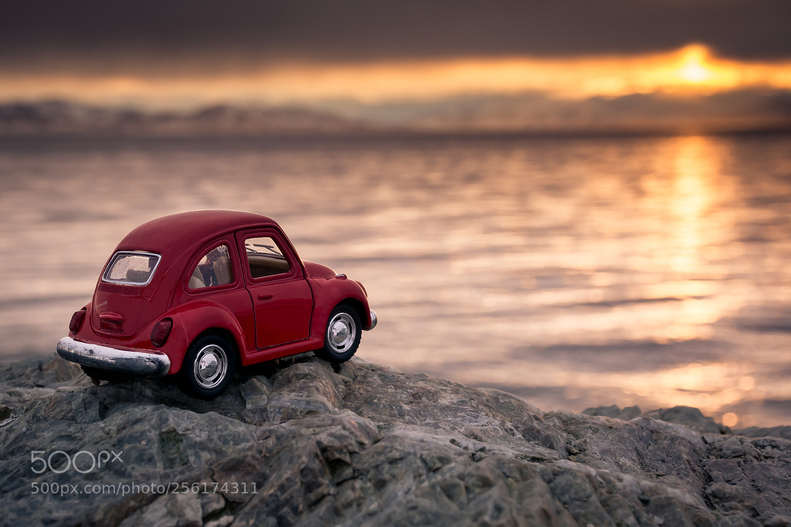 Nikon D5200 sample photo. Toycar travel. sunset photography
