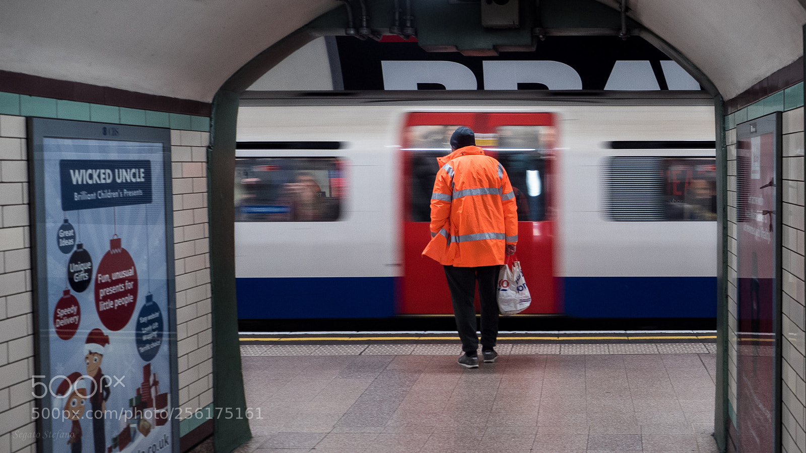 Olympus OM-D E-M5 II sample photo. Reflections photography