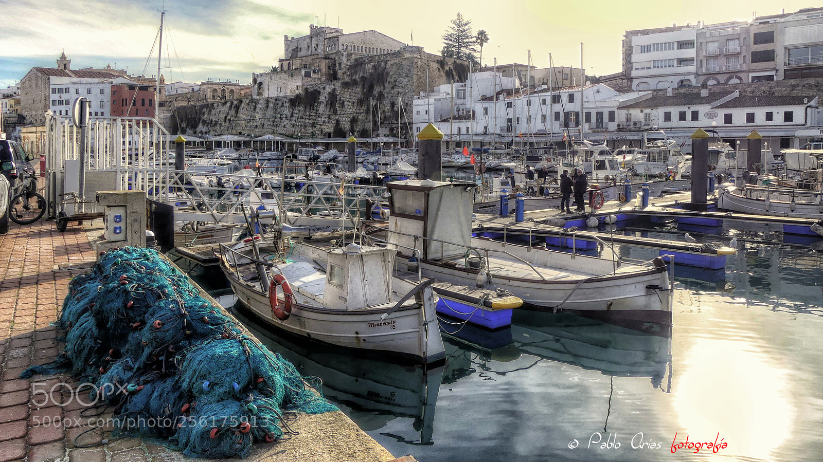 Panasonic Lumix DMC-FZ300 sample photo. Una ma ana en photography