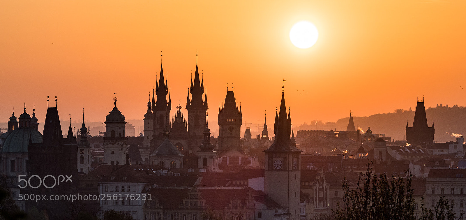 Olympus OM-D E-M1 Mark II sample photo. Prague's lights photography