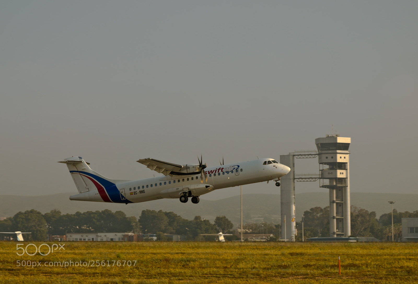 Canon EOS 6D Mark II sample photo. Airplane photography