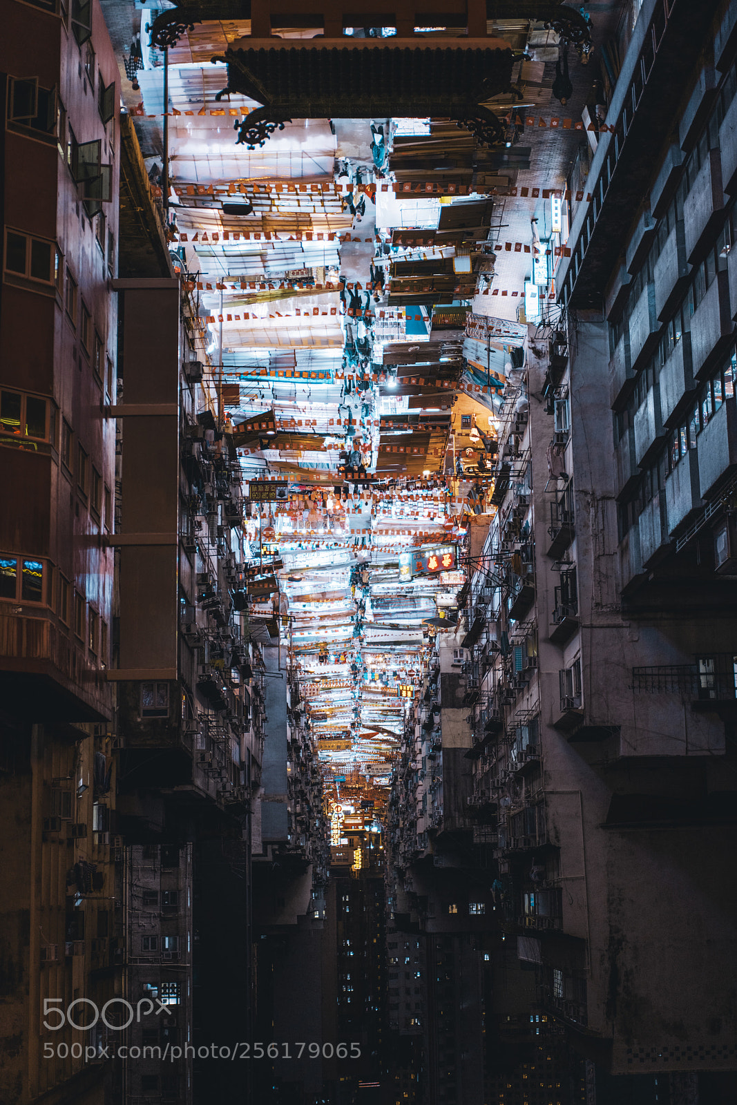 Sony a7R III sample photo. Temple street night market photography