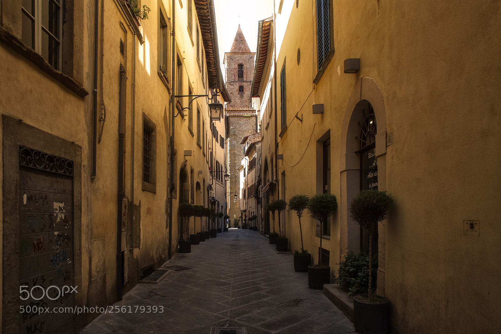 Canon EOS 5D Mark II sample photo. Arezzo | alley | (2018) photography