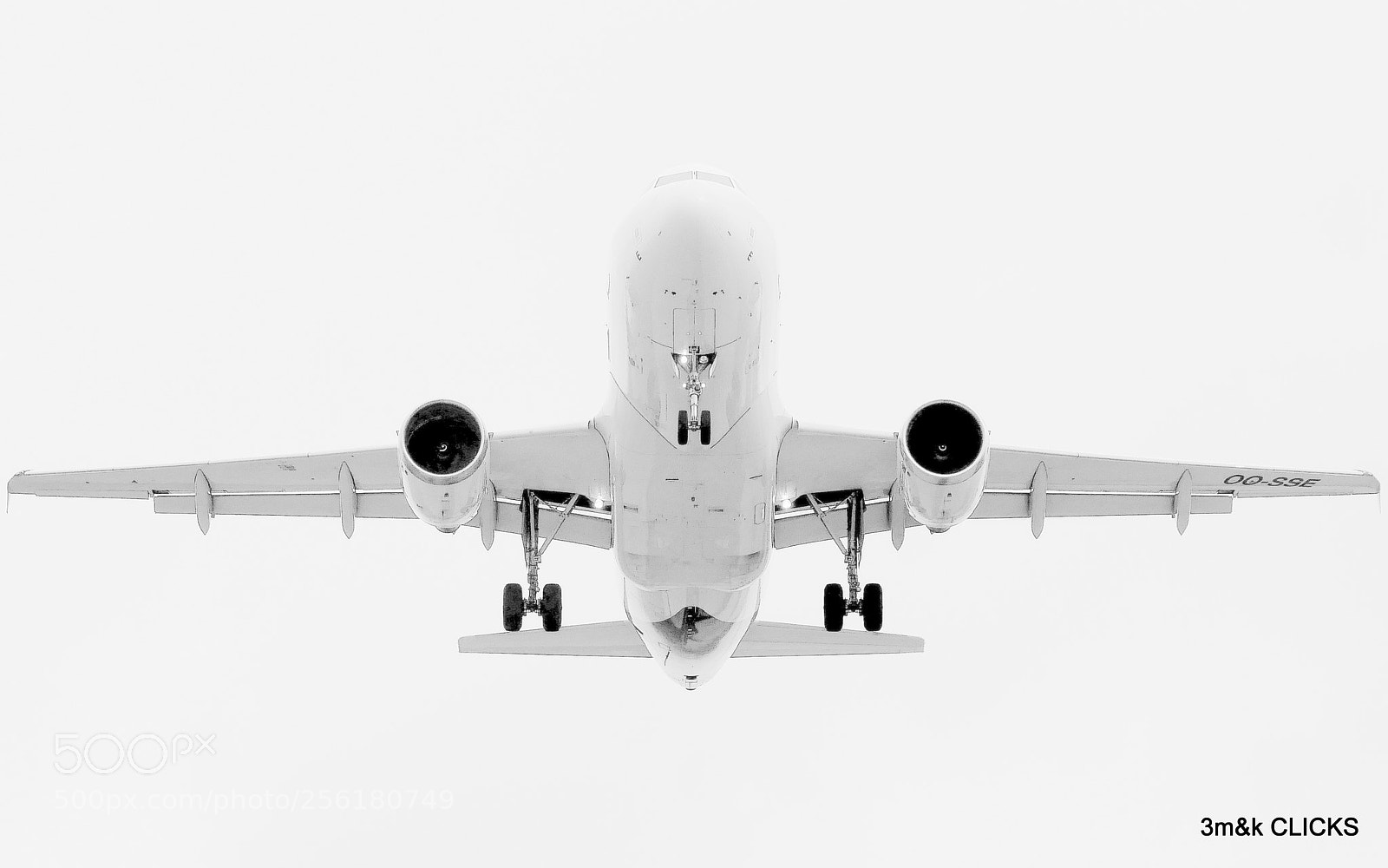 Panasonic Lumix DMC-G85 (Lumix DMC-G80) sample photo. Landing... photography