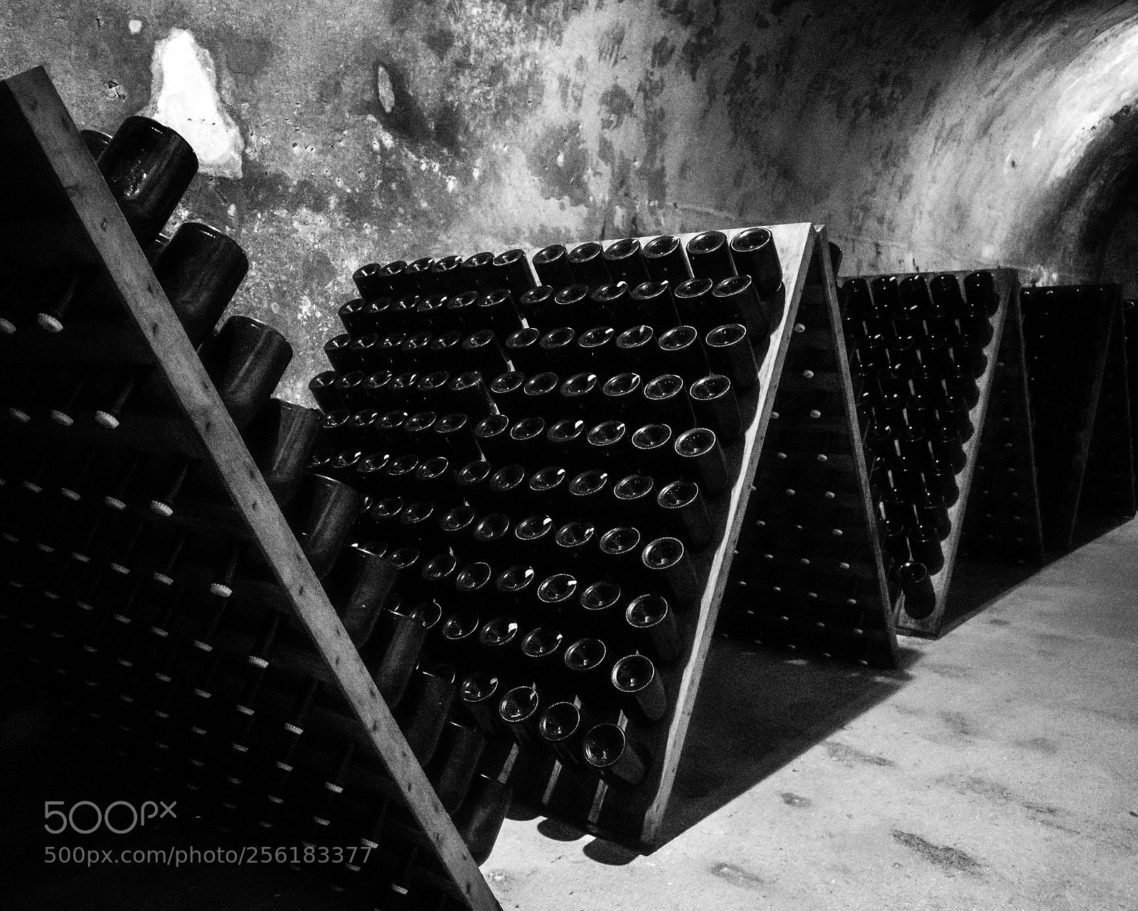 Canon EOS 6D Mark II sample photo. Cave de champagne photography