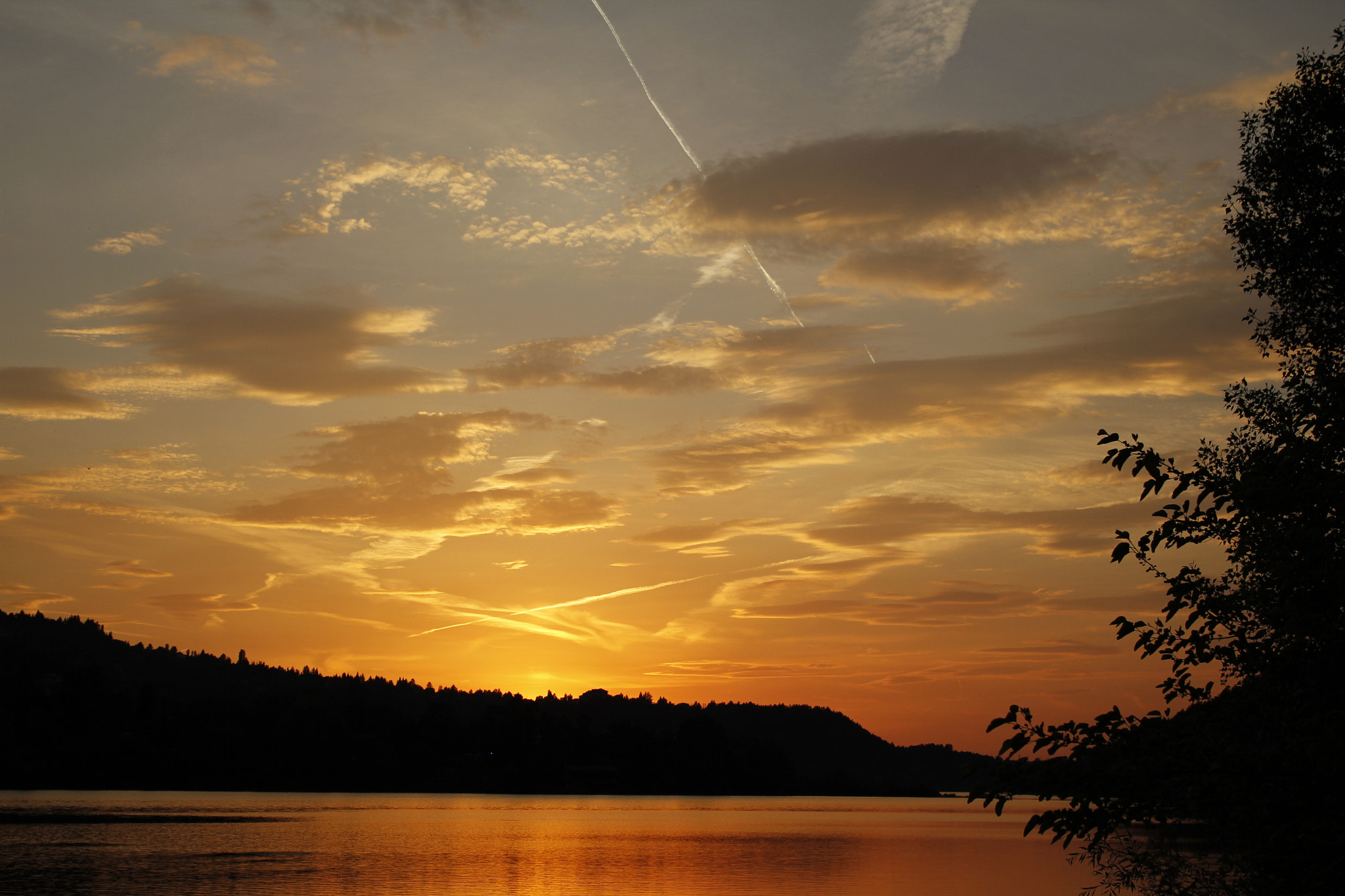 Canon EOS 550D (EOS Rebel T2i / EOS Kiss X4) sample photo. Wallpaper sunset photography