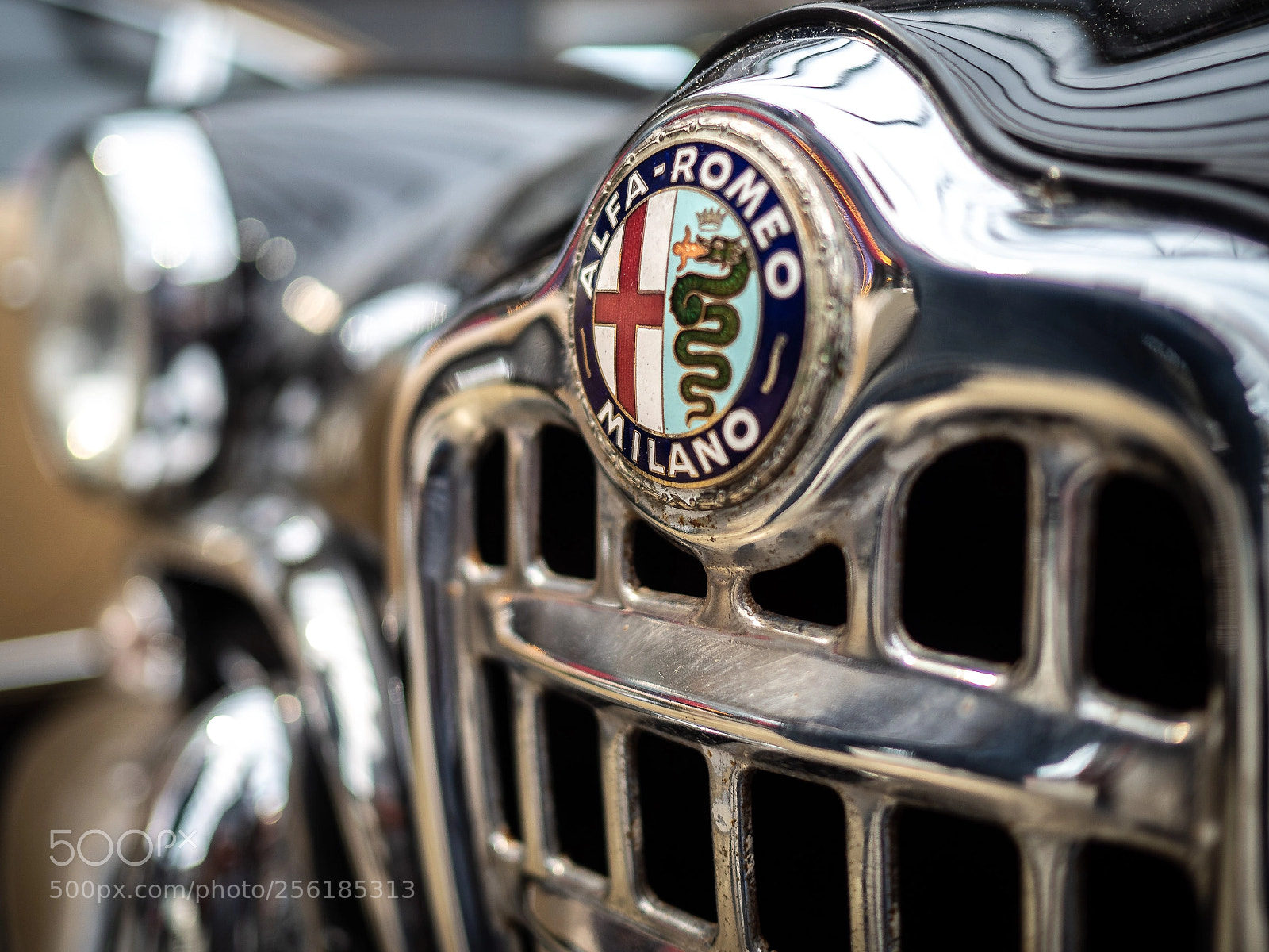 Olympus OM-D E-M5 II sample photo. Oldtimer photography