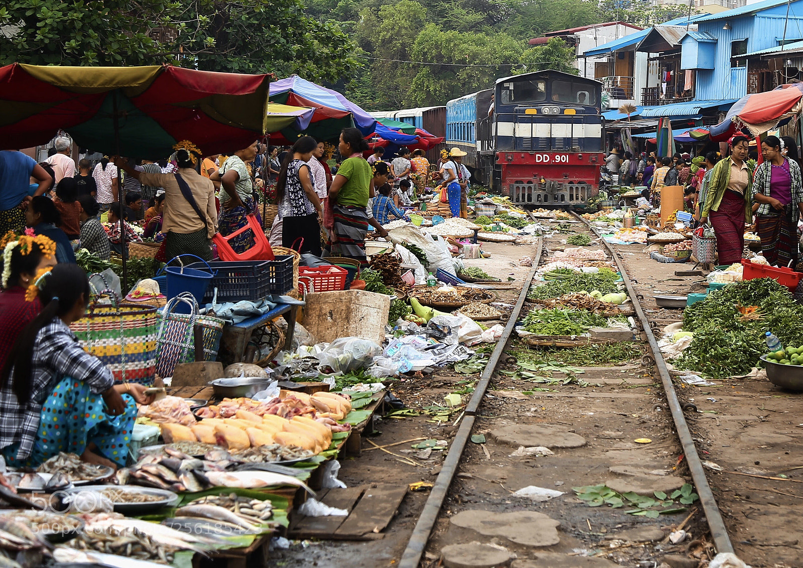 Canon EOS 6D sample photo. Kind of bazaar  photography