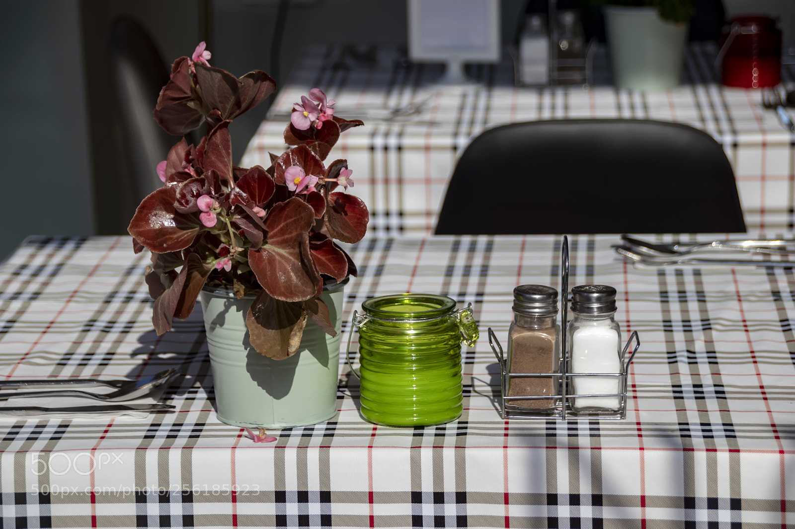 Canon EOS 80D sample photo. Street cafe. a table photography