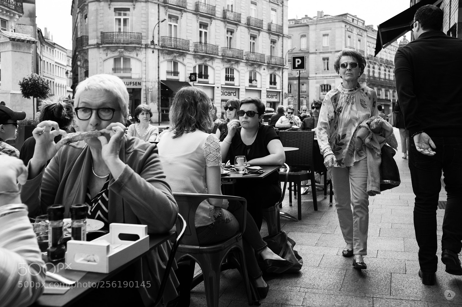 Fujifilm X100F sample photo. City restaurant scene photography